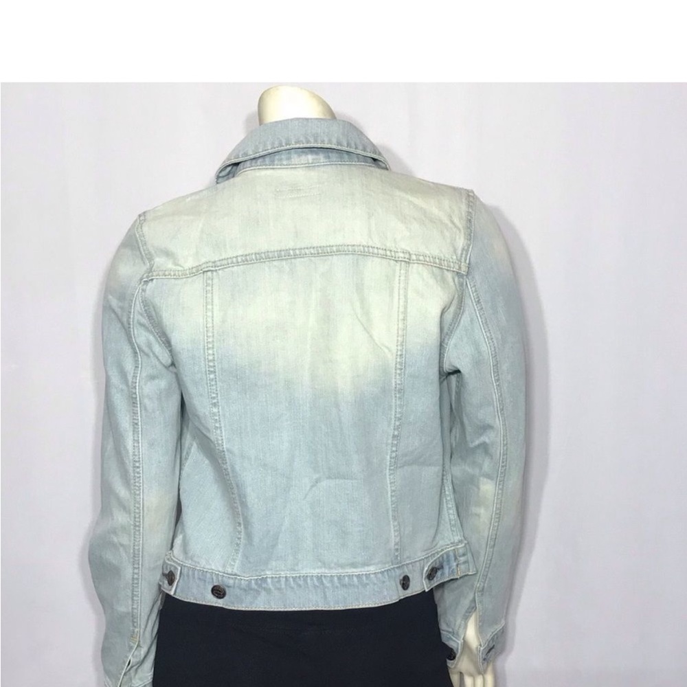 Boston Proper Two-Tone Light Wash Denim Jacket - Picture 4 of 10